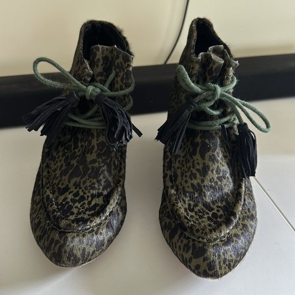 Rebecca Minkoff Green and back leopard print, fur bootie - Picture 2 of 3